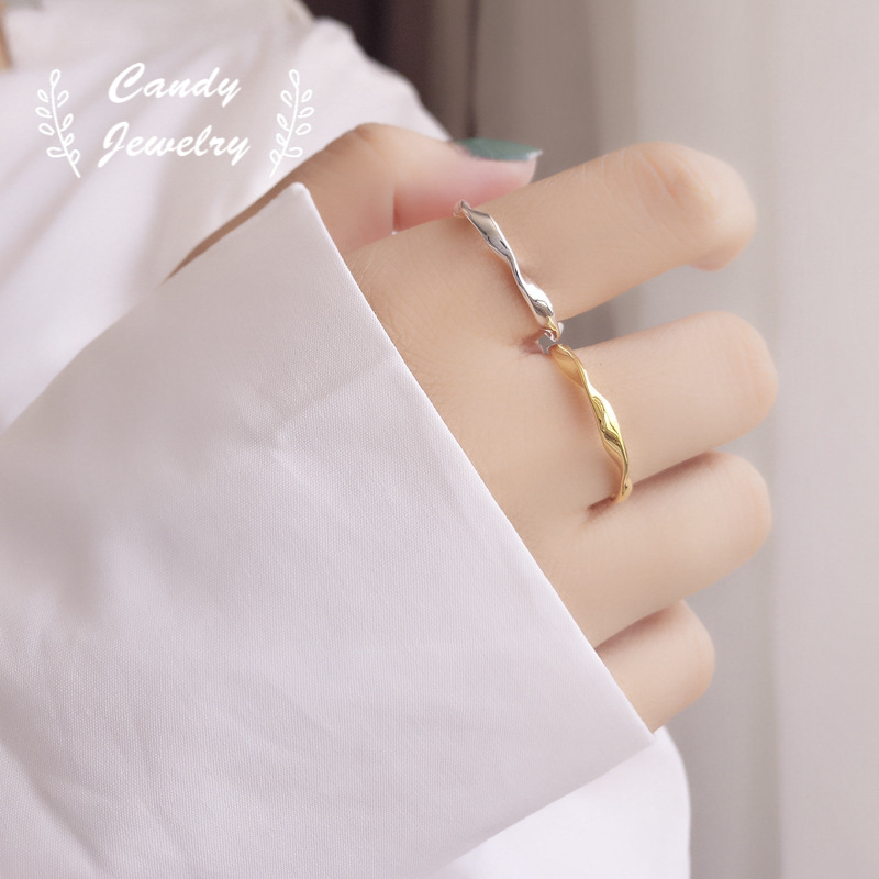 Cincin Jari Telunjuk Model Terbuka Dapat Disesuaikan Bentuk Gelombang Glossy Gaya Korea Untuk Wanita