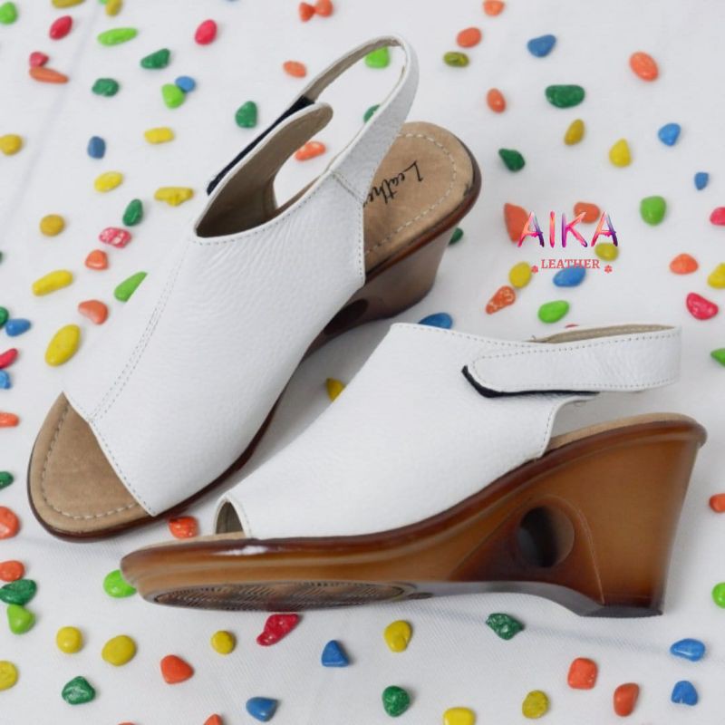 Wedges wanita 7 cm sandal kulit  Lasma