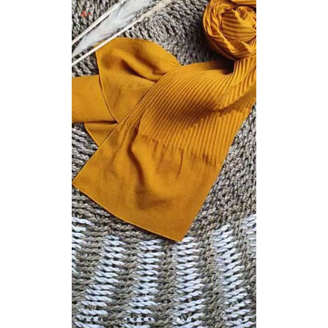 Pashmina Plisket Shawl/Pashmina Plisket Pashmina Diamond crep/Pashmina pleated shawl by izza-kuning