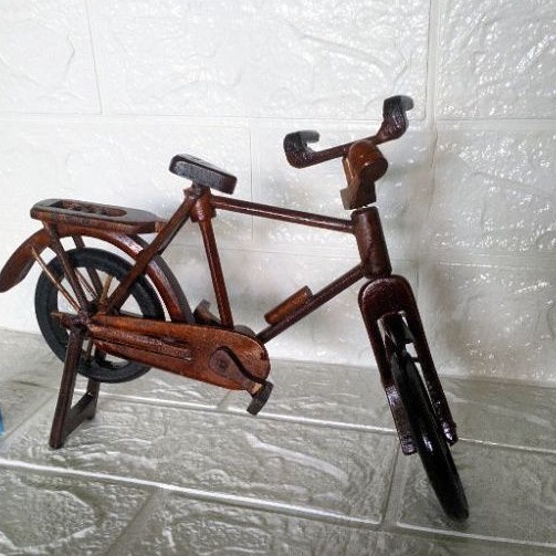 Miniatur sepeda kayu hiasan dan pajangan