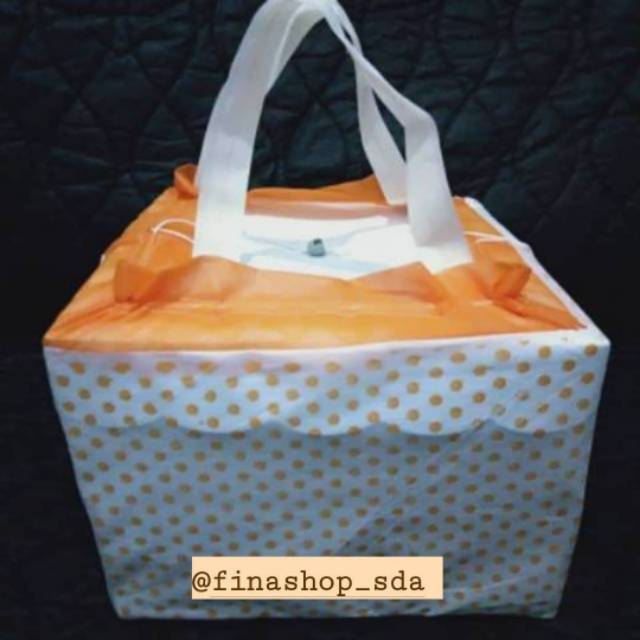 Tas serut tipis motif polkadot