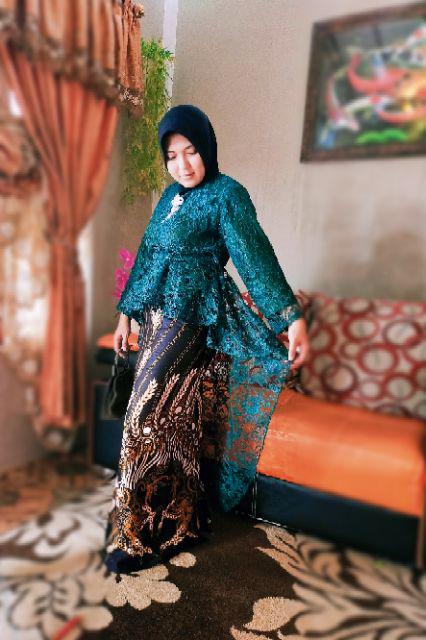 Couple Batik Krida Brokat Pinguin 125