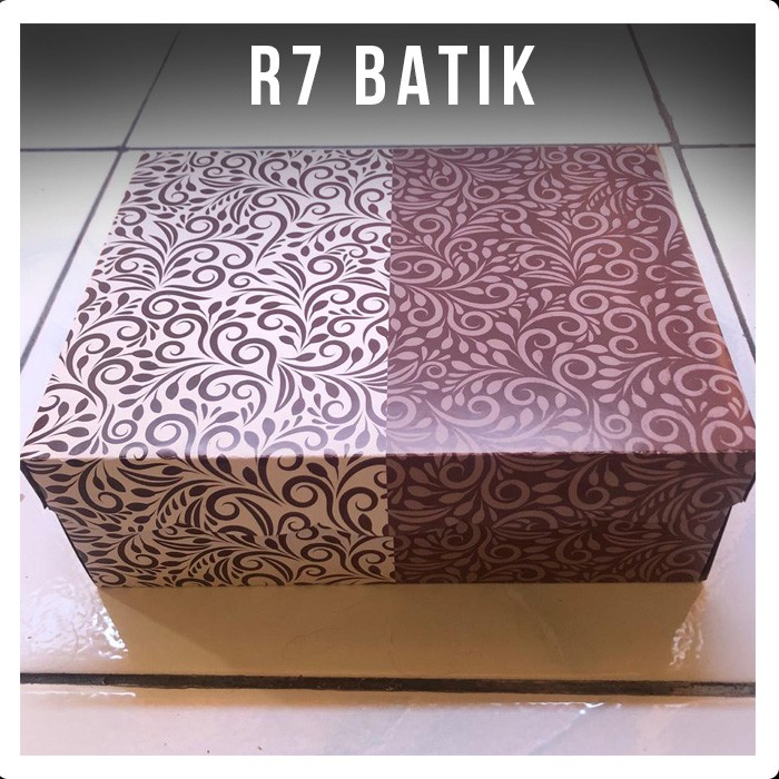 

Dus Kue 19,5 x 15 x 6,8 | R7 Cetak Batik AK