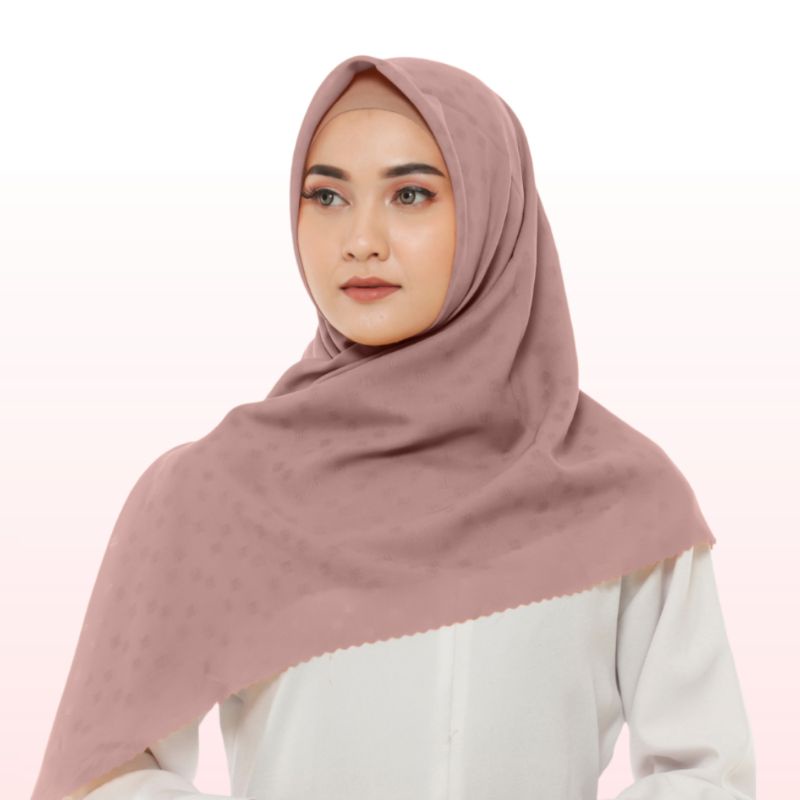 HIJAB SEGI EMPAT BURBERRY SQUARE