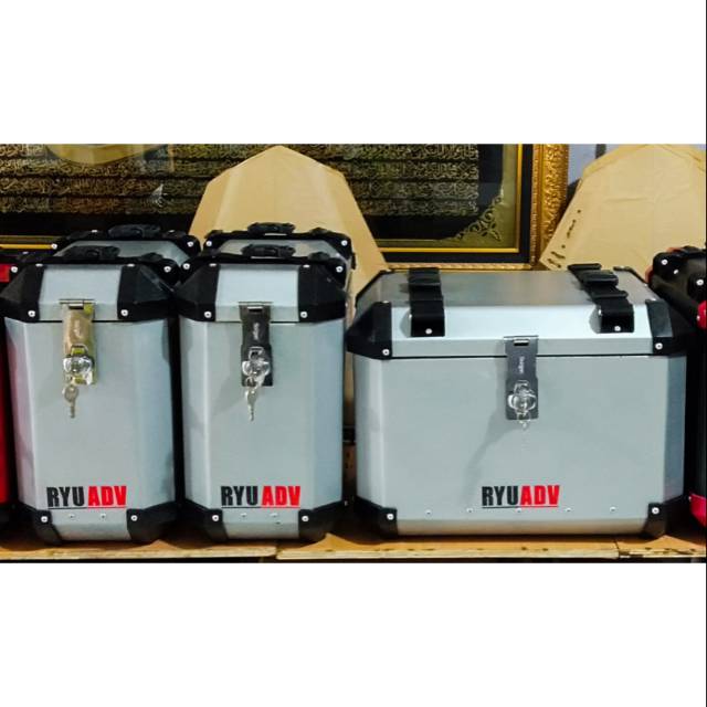 side Box motor pannier . Satu paket top box (35l) dan sidbox (27l)