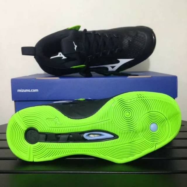 mizuno momentum green