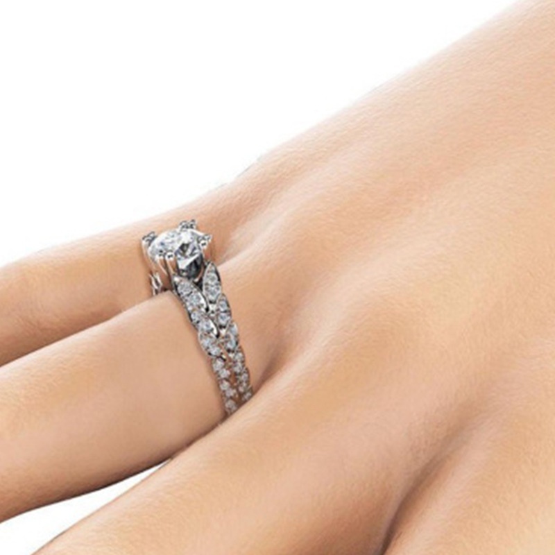 Cincin Zircon Bahan Stainless Steel S925 Aksen Berlian Untuk Pertunangan