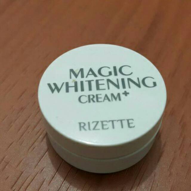 Magic whitening cream moel rizette