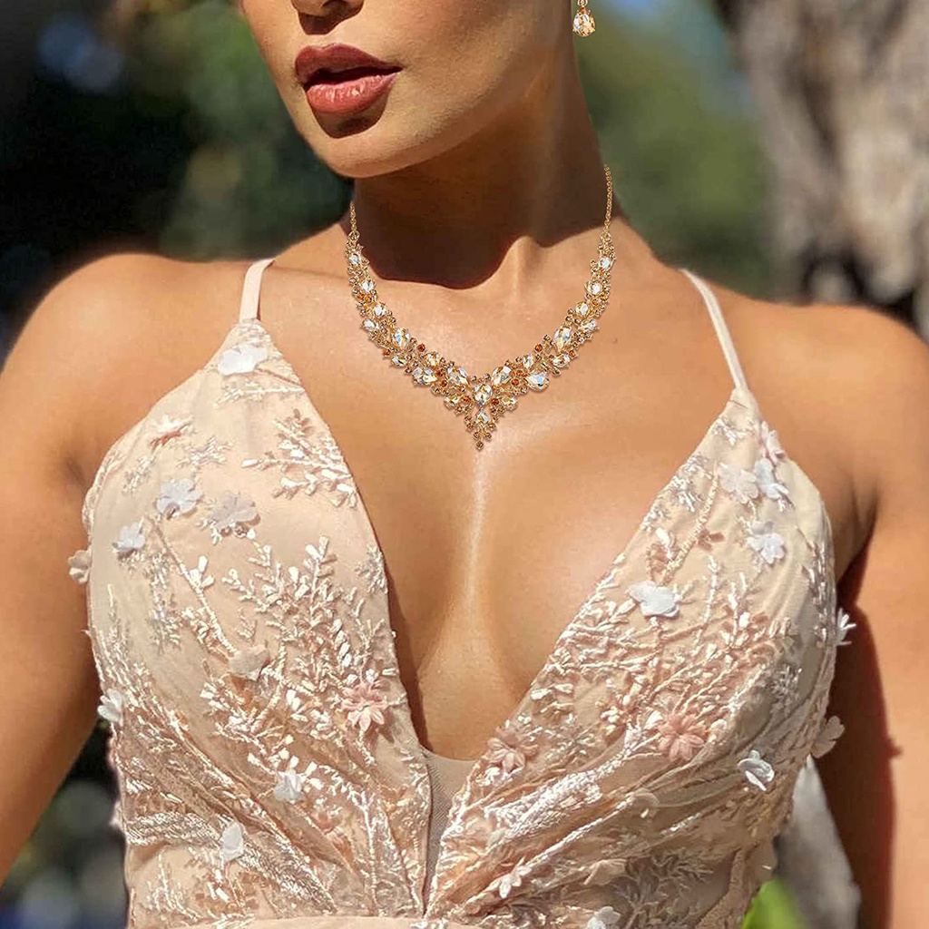 Hu Hu Hu Hu Hu Alat Bantu Pasang Kacamata♡ Set Anting Tusuk Gantungkalung Rantai Dengan Liontin Berlian Imitasi Inlaid Untuk Wanita