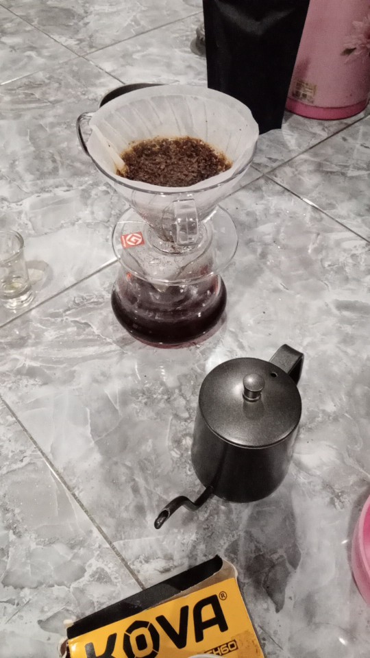 Paket Hario V60 + Paper Filter (isi 40)