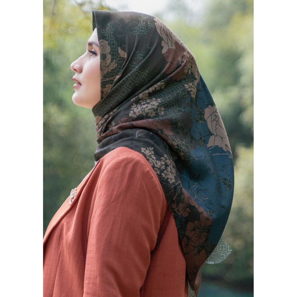 Dayana Scarf by Heaven Lights