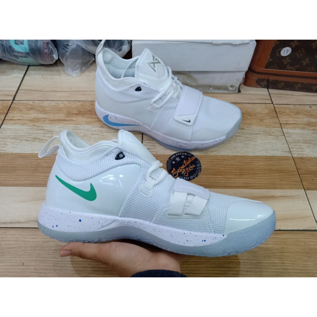 pg all white