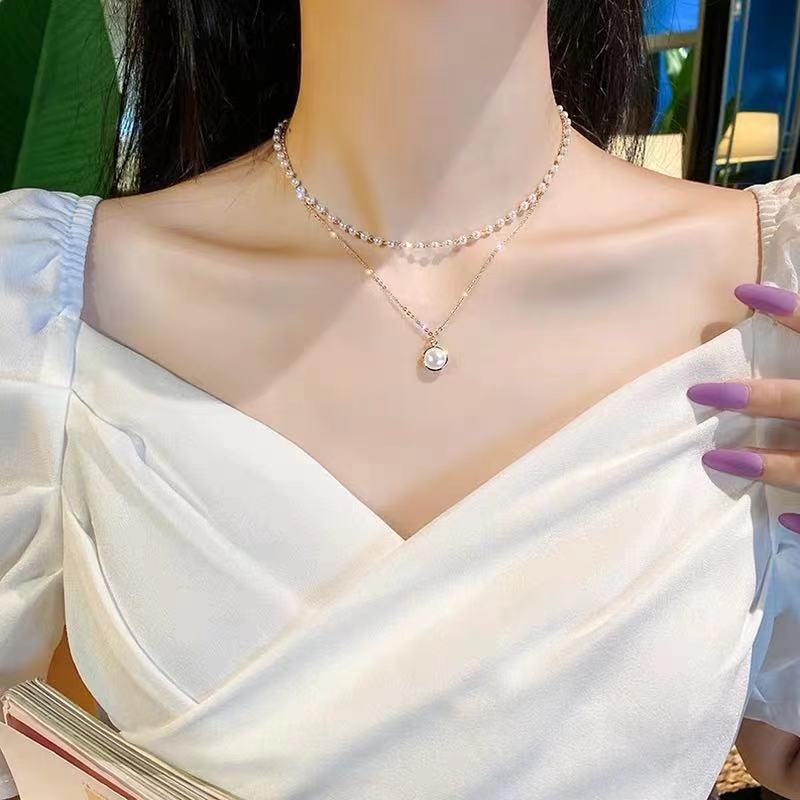 Kalung Rantai Klavikula Lapisan Ganda Hias Mutiara Gaya Retro Untuk Wanita