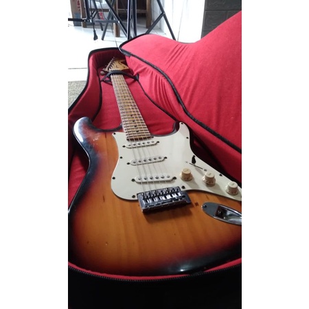 fender stratocaster second