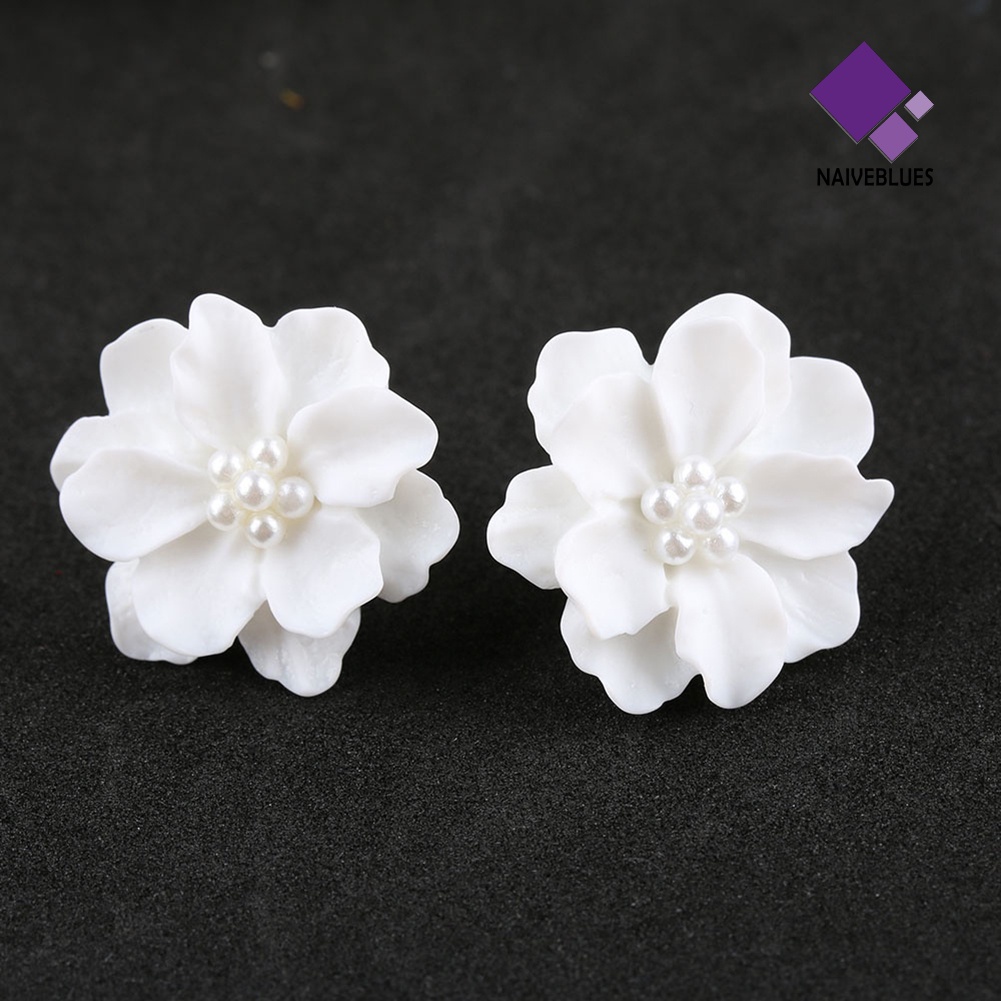 Anting Stud Bentuk Bunga Aksen Mutiara Imitasi Bahan Resin Untuk Wanita