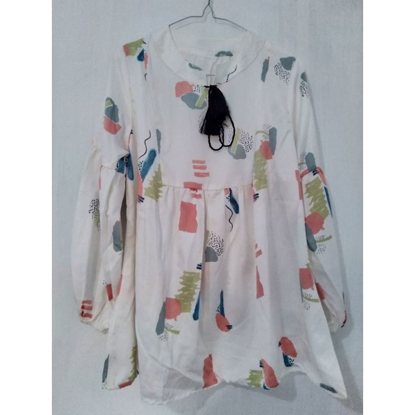 blouse sifon warna putih motif