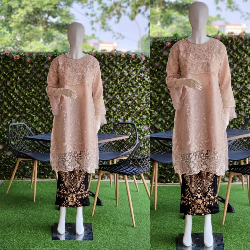 kebaya kurung motif akar andin