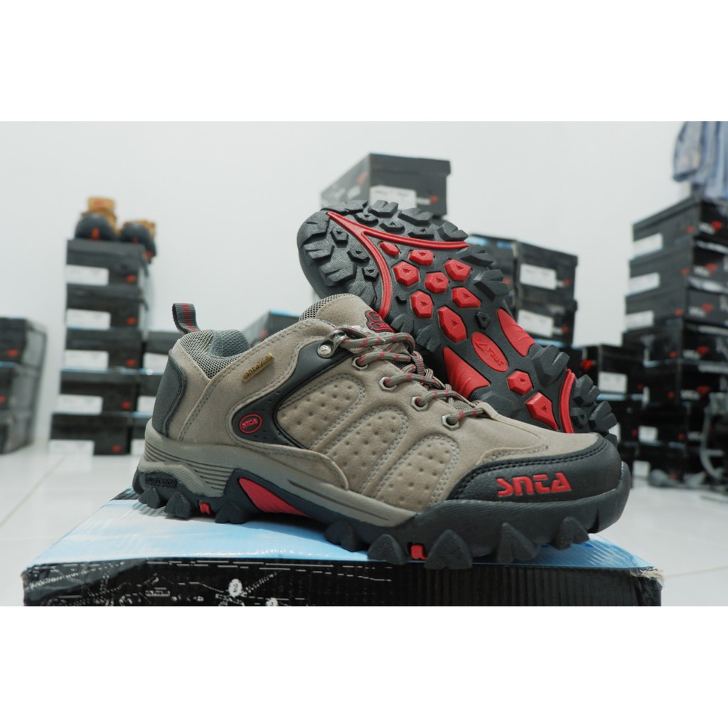 SNTA 432 Sepatu Gunung Outdoor PU Leather Grey-Red