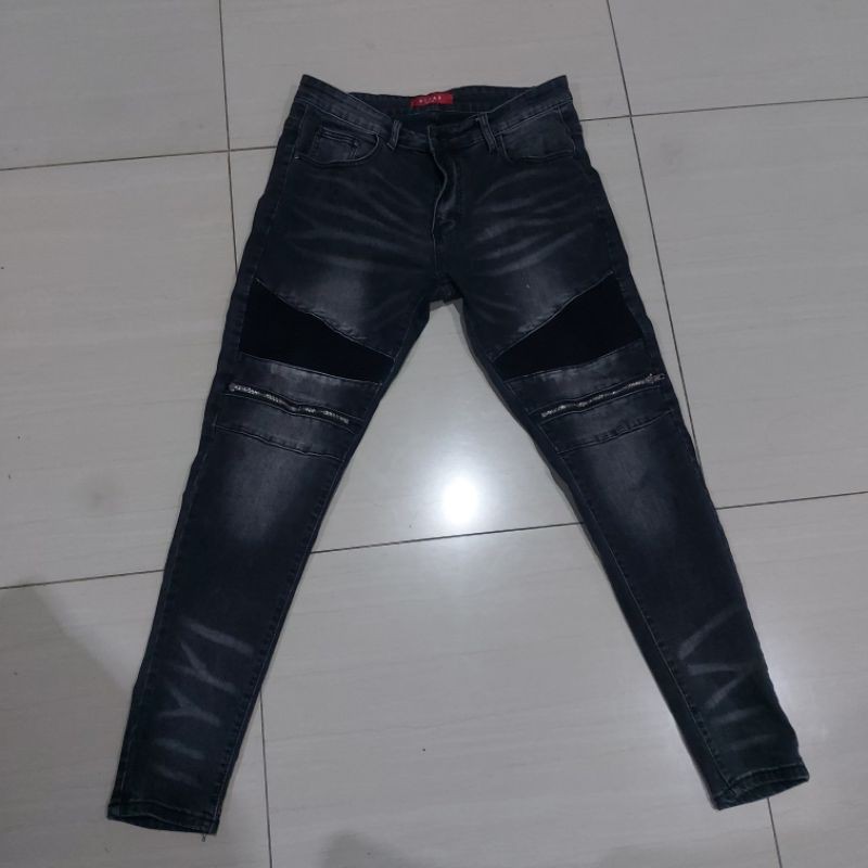 Rucas Black Zipper Season 6