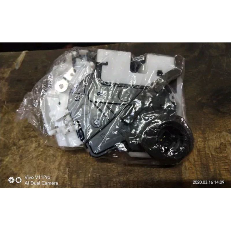 DoorLock Door Lock Pintu Depan Calya Sigra Original