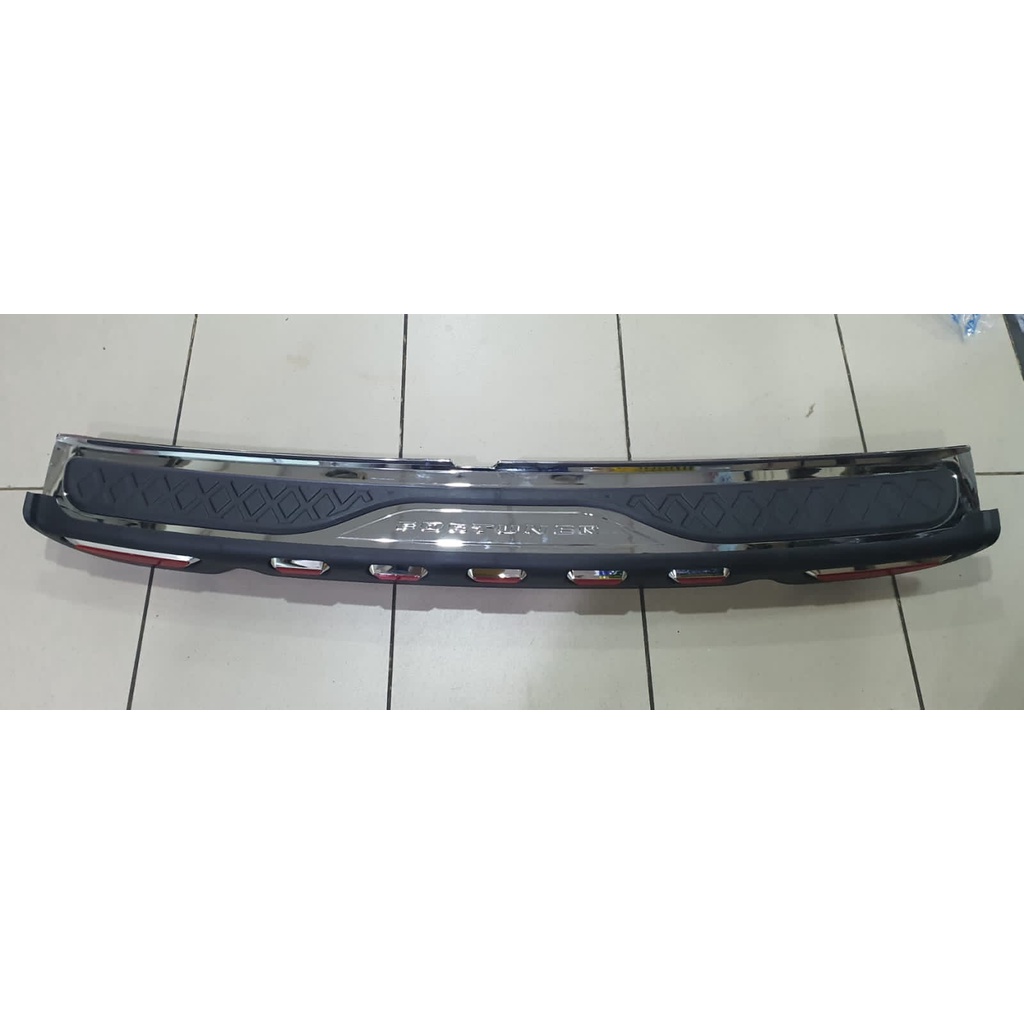 Sill plate Belakang Mobil Fortuner 2005 - 2015 Hitam