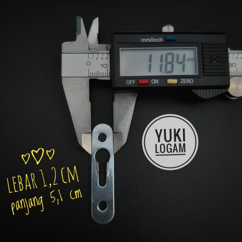 100pcs plat gantungan  + sekrup (200pcs) plat rak dinding rak bumbu cantolan pigura poster