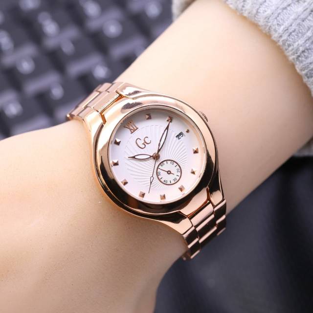 Jam Tangan Wanita Guess Collection Tanggal Aktif Rantai Diameter 32mm Jamtanganwanita Shopee Indonesia
