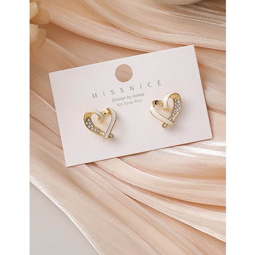 LRC Anting Tusuk Fashion Twisted Love Diamond Alloy P3334X