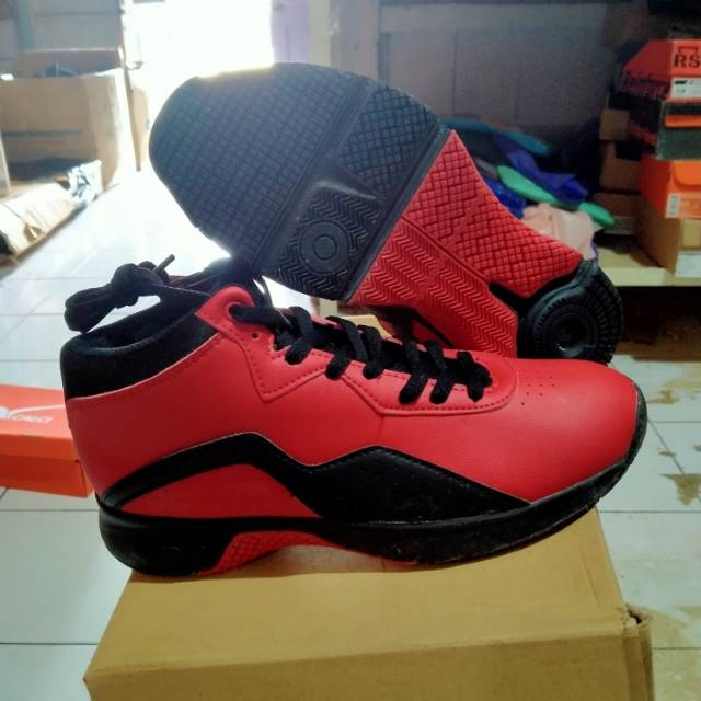Sepatu basket piero genesis obral minus