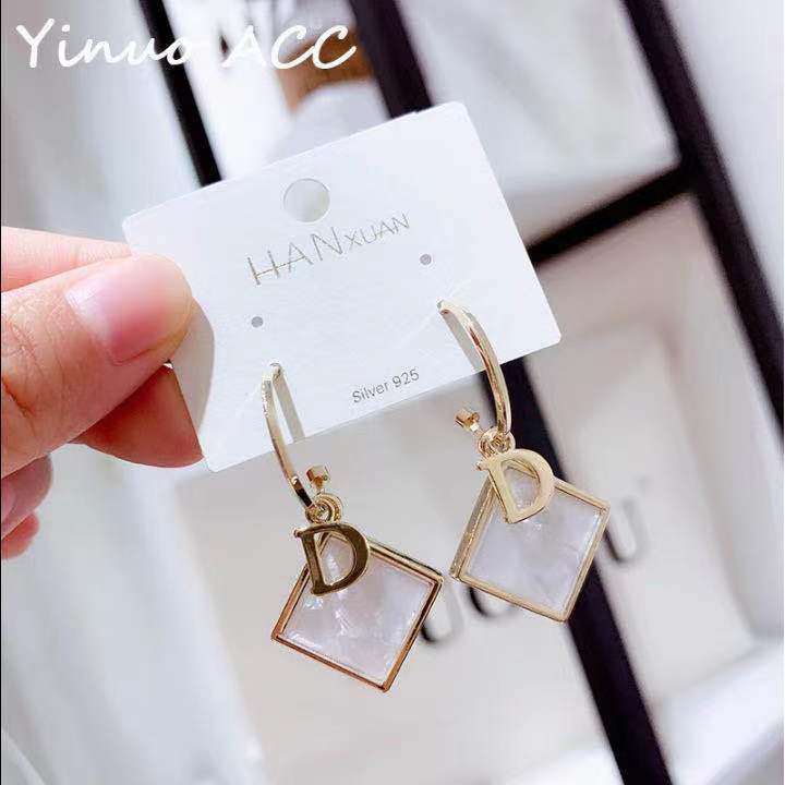 (ROWLING) Anting-Anting Fashion Wanita motif Segi 'D' Hoops Earrings