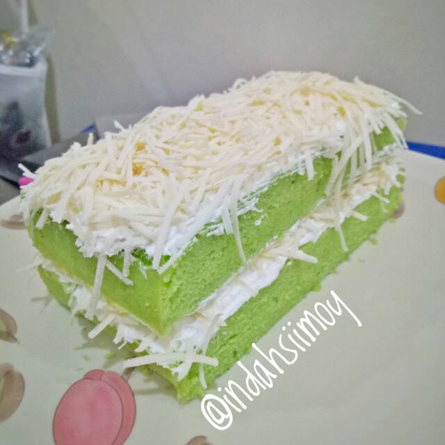 

Bolu Kukus Pandan Double Topping