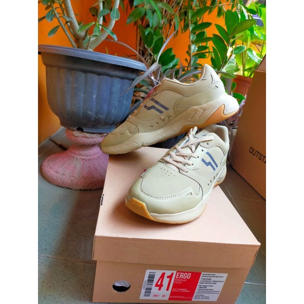 Piero Ergo Khaki Gum