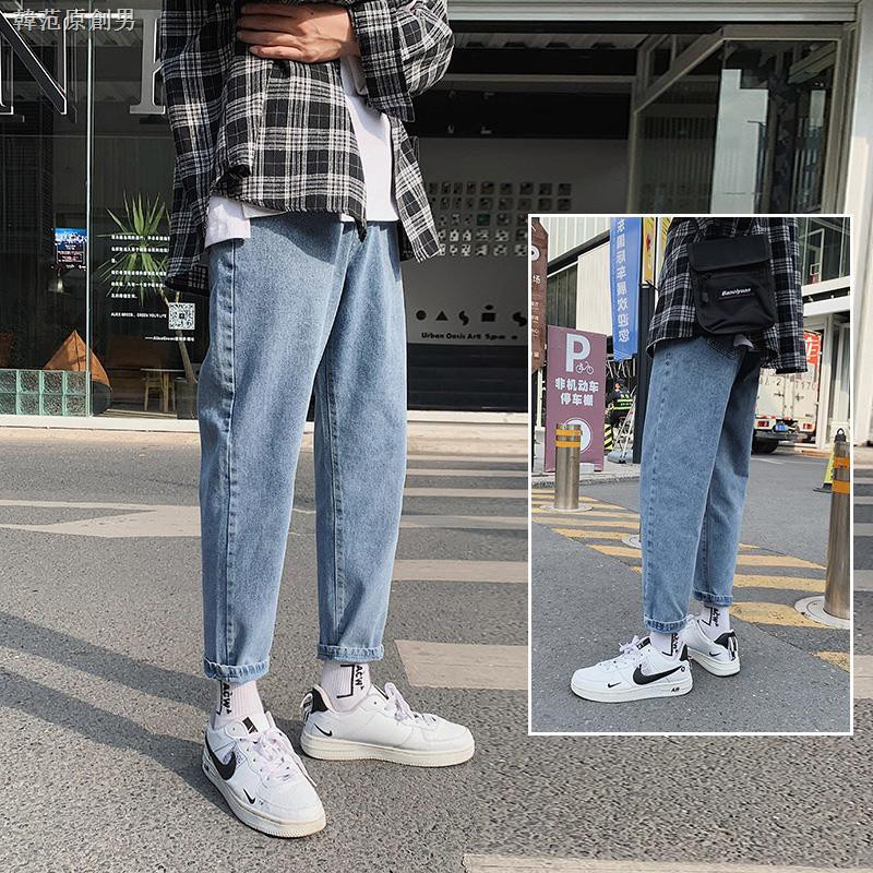 Celana Jeans Panjang Pria Dengan Model Potongan Lurus Celana Jeans Panjang Pria Dengan Model Potongan Lurus