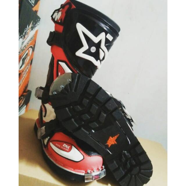 Sepatu cross trail RNL