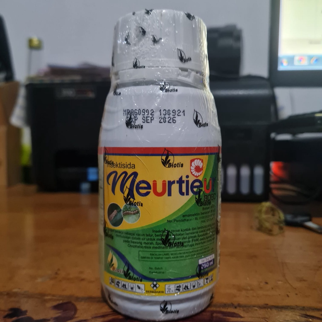 MEURTIEUR 250ml insektisida pembasmi ulat grayak pada tanaman bawang merah,dan ulat faw pada jagung