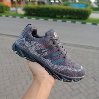  HARGA  PROMO SEPATU  SNEAKERS  RUNNING PRIA ADIDAS  