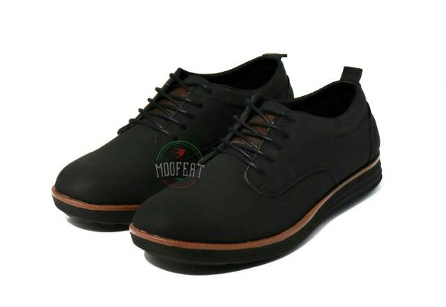 MOOFEAT PENTOFEL LUNAR KULIT