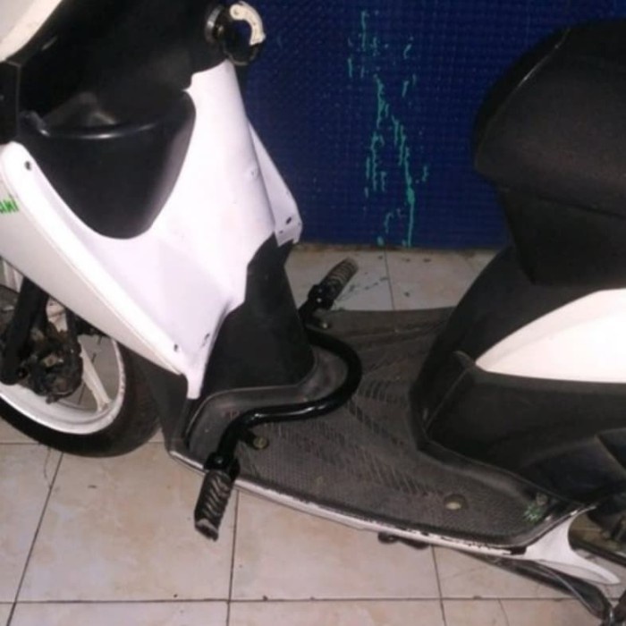 PIJAKAN KAKI &amp; FOOTSTEP DEPAN MOTOR VARIO 110 KARBU LAMA GEN 1 PNP