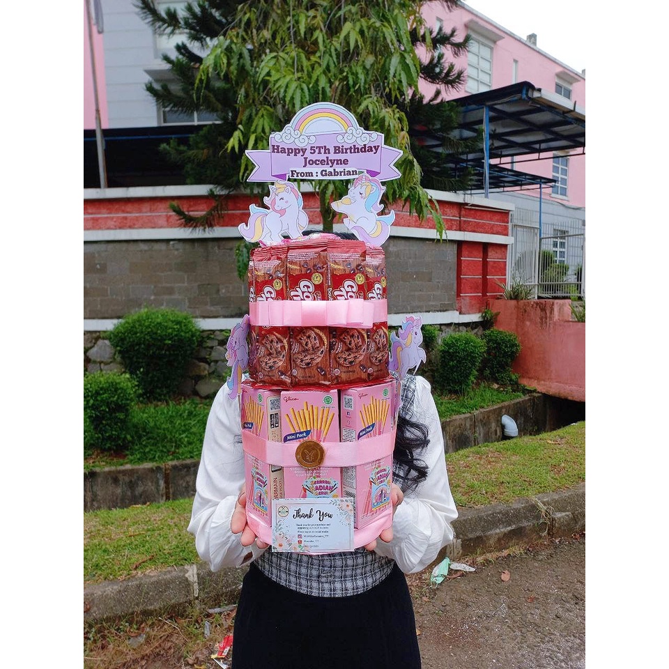 

SNACK TOWER/KUE ULANGTAHUN/SNACK CAKE/SNACK TART/SNACK ULTAH/BIRTHDAY TOWER/KADO ULTAH/KADO WISUDA/BUCKET/ULANG TAHUN/SET HADIAH/KUE TART/HAMPERS