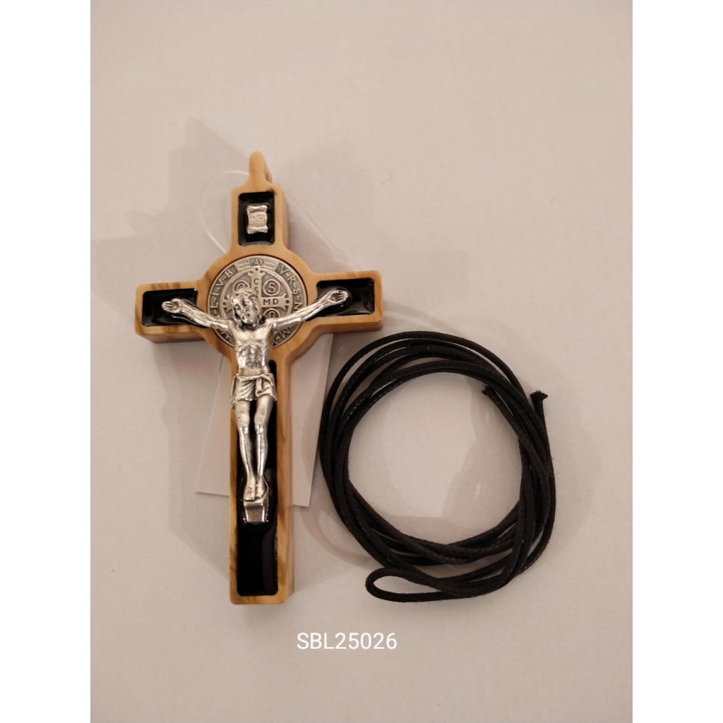 Kalung Bandul Salib Kayu St. Benedict