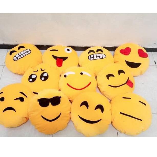 Amazing Facebook Chat Smileys Happy Smiley Face Smiley Emoji Funny Emoticons