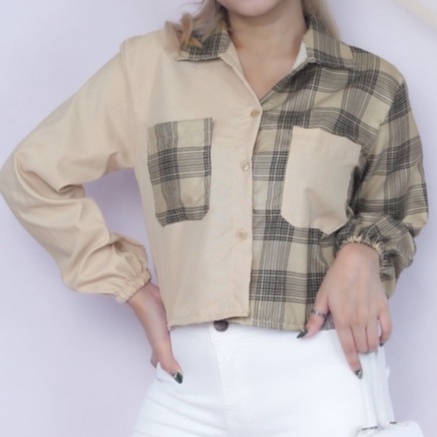 MIKA CROP TOP BLOUSE ia/ KEMEJA WANITA / BLOUSE KEKINIAN-KOTAK BESAR CREAM