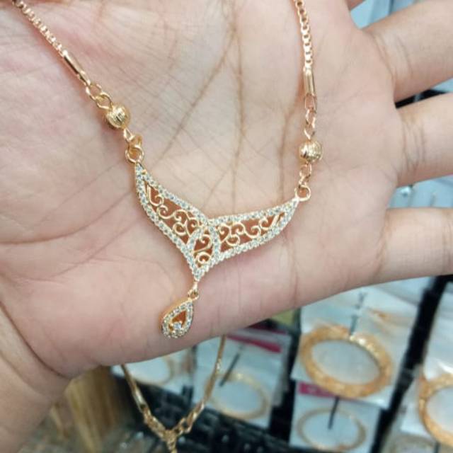 kalung koye ukir cantik wanita titanium gold 18k