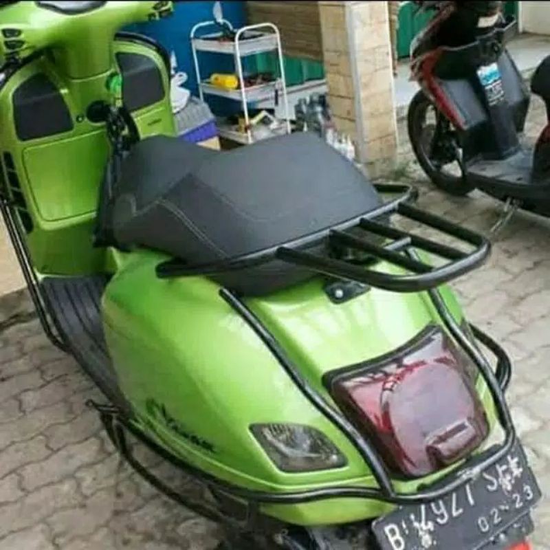 Bracket box vespa Lx/S untuk box givi dan costem