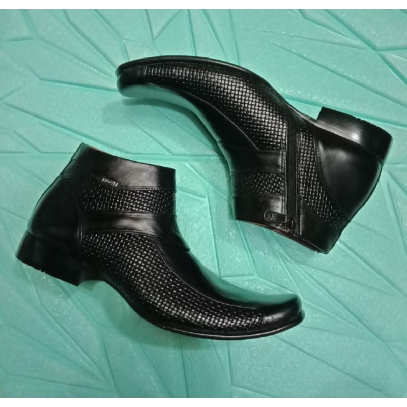 SepatuPantofelPria/SepatuBootPria/PantofelFormalPria/MerekBally/KulitAsli