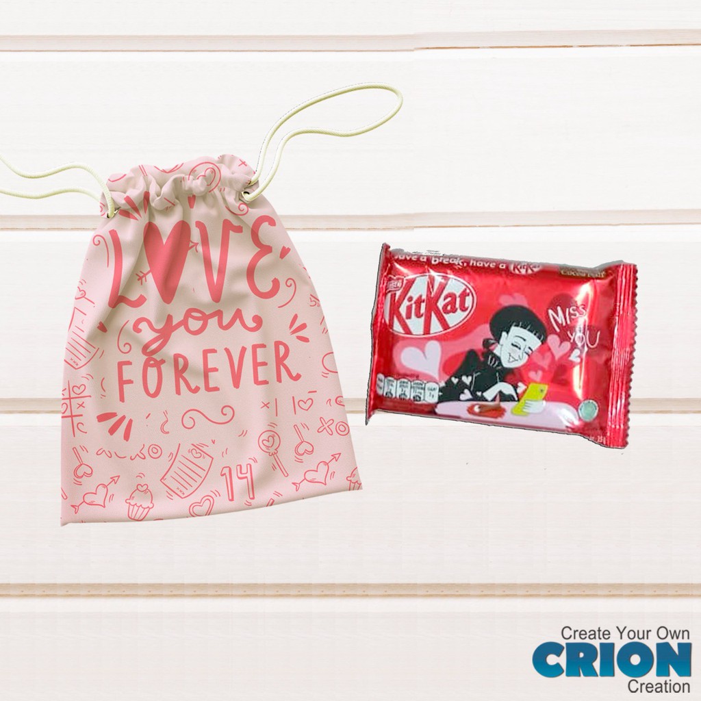 hadiah cokelat valentine kitkat dan Pouch serut bisa request tulisan