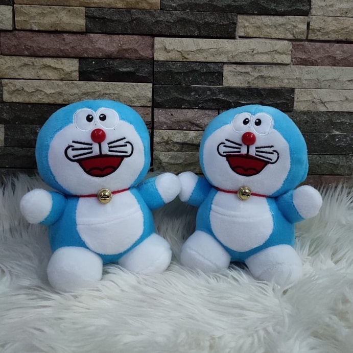 Boneka Doraemon Mini Lucu Imut Gemesin/ Boneka Doraemon Mini Wisuda Murah Bisa Nyala Ada Lampu LED nya Mainan Boneka Anak SNI