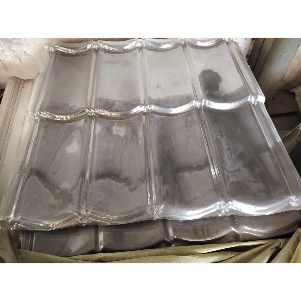 ATAP GENTENG POLYCARBONATE / GENTENG POLIKARBONAT TRANSPARAN BENING 77 x 80 2 x 4 DAUN