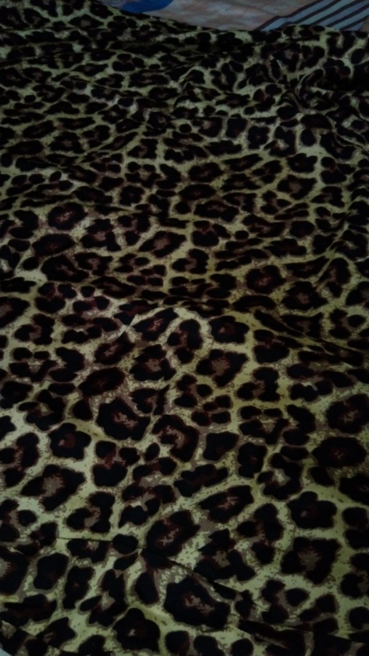 Long Motif Macan Dan Retro