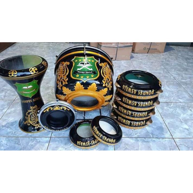 Hadroh satu set ukir